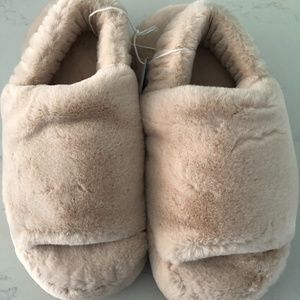 COPY - American Eagle Plush Slipper